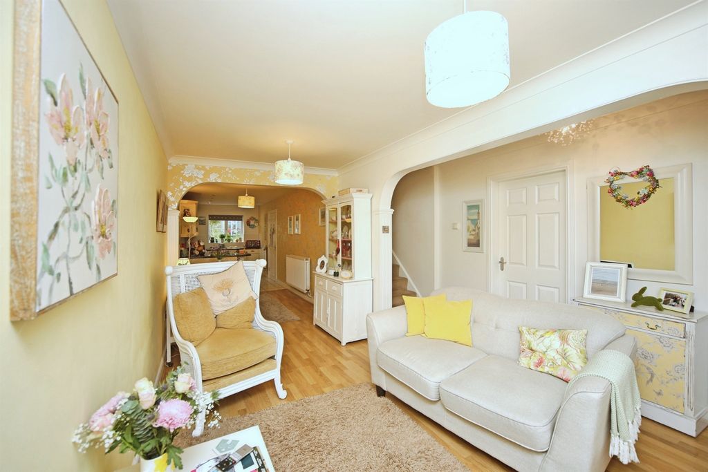 Property photo 2 of 21