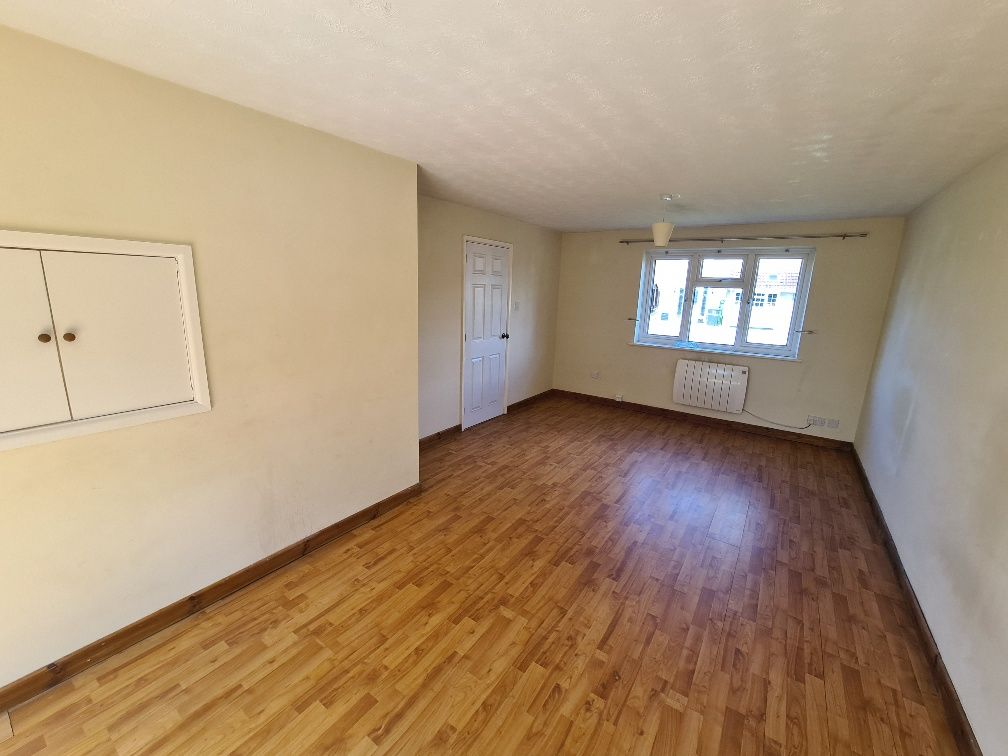 Property photo 1 of 8 Lounge 1