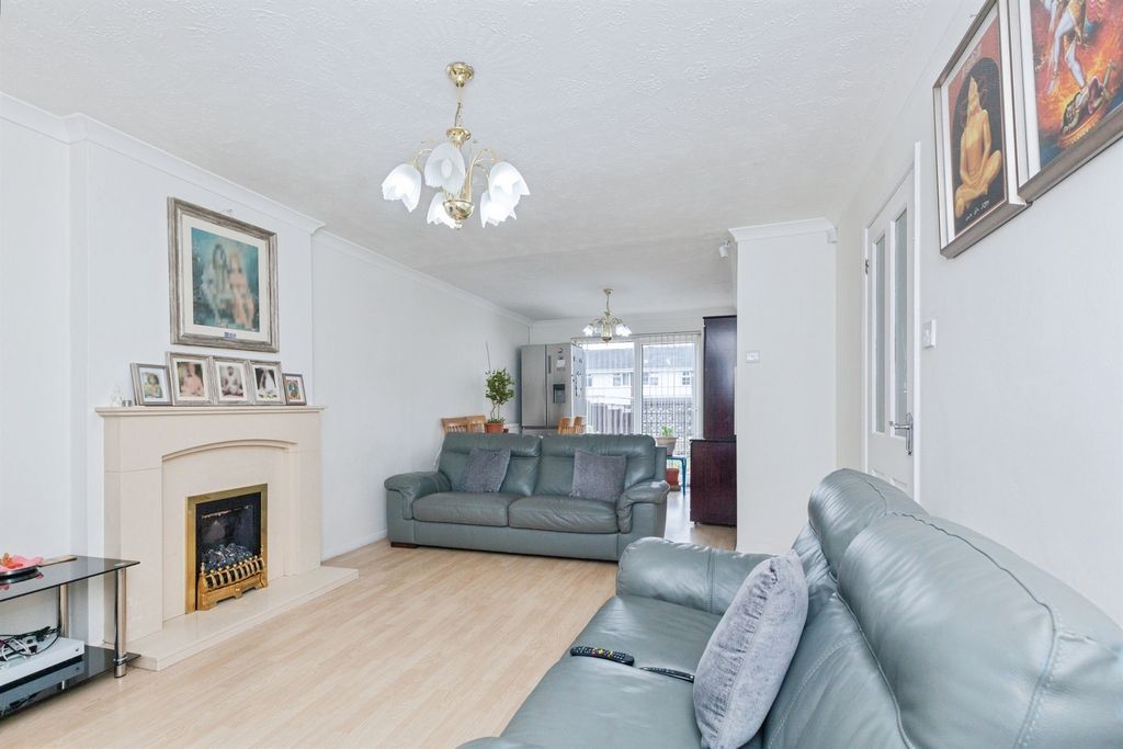 Property photo 2 of 19