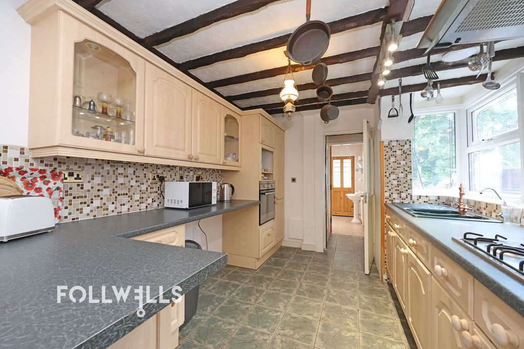 Property photo 2 of 17