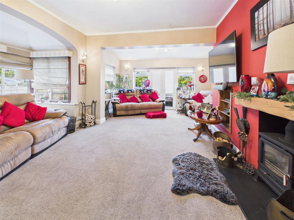 Property photo 3 of 33 Cam02885G0-Pr0502-Still018.Jpg