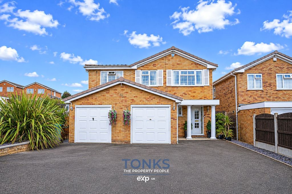 Property photo 1 of 34