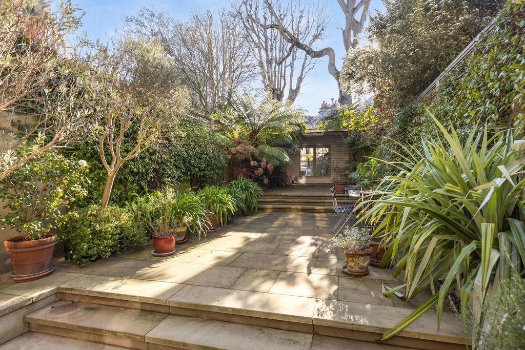 Property photo 2 of 14 Image