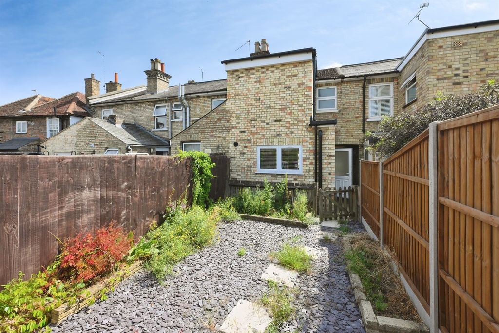 Property photo 3 of 18
