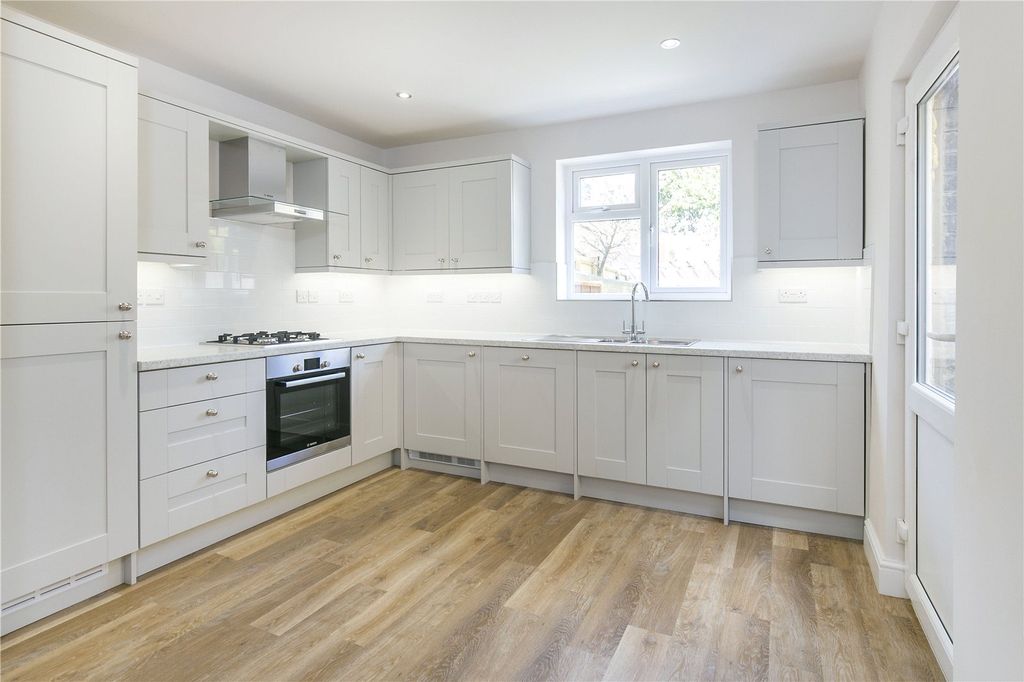 Property photo 3 of 11 Picture No. 11