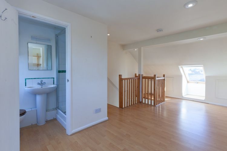 Property photo 2 of 10 237045