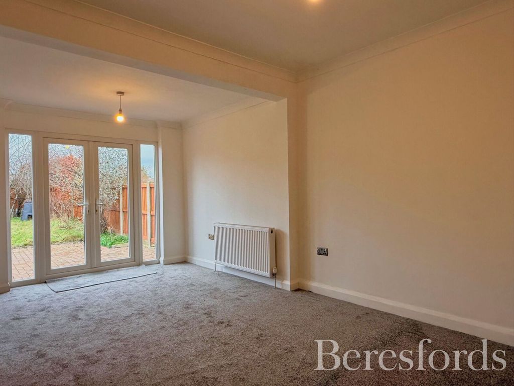 Property photo 3 of 12 Picture No. 11