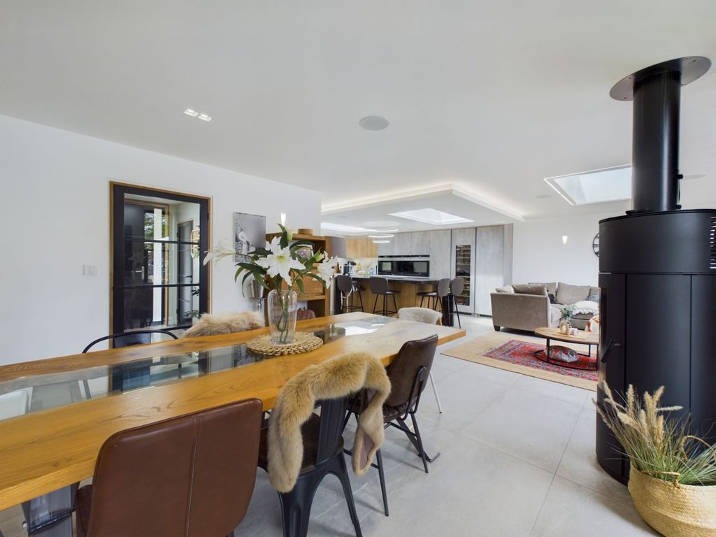 Property photo 3 of 12 60000178-Hr-13