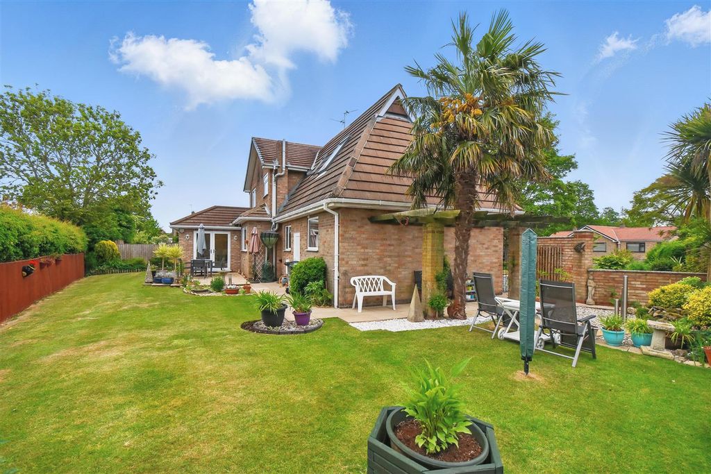 Property photo 1 of 23 Exterior (5).Jpg