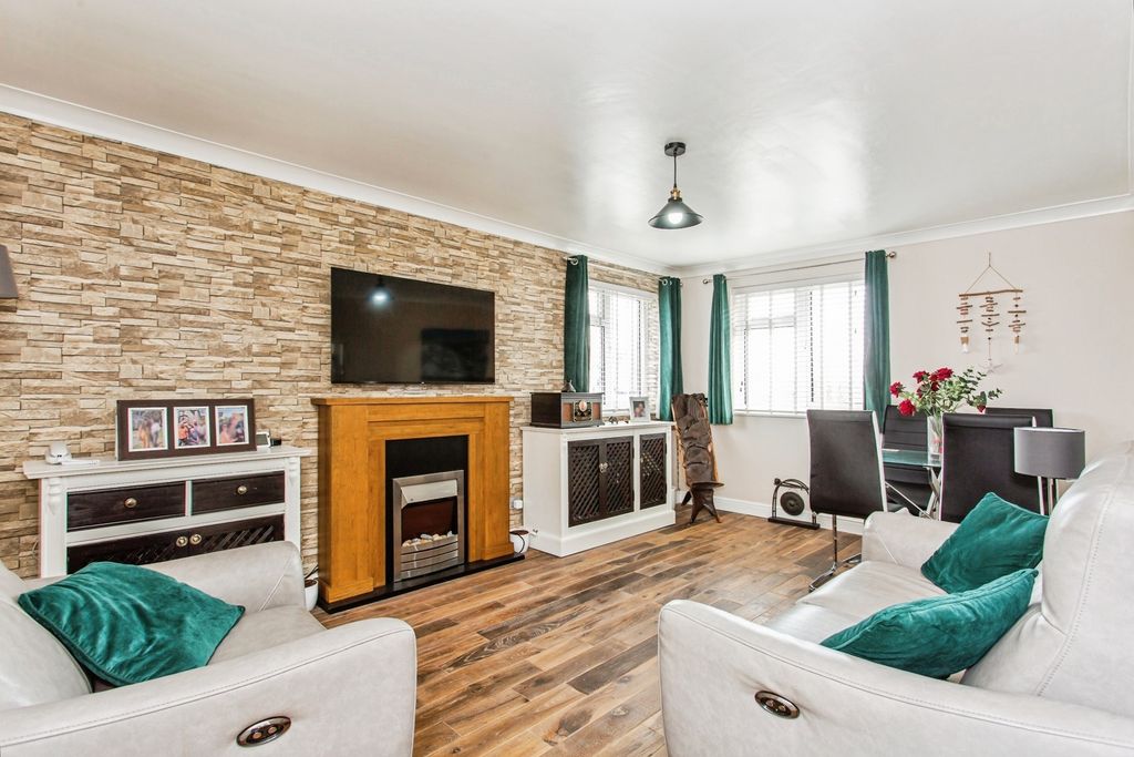Property photo 3 of 17 Reception Room