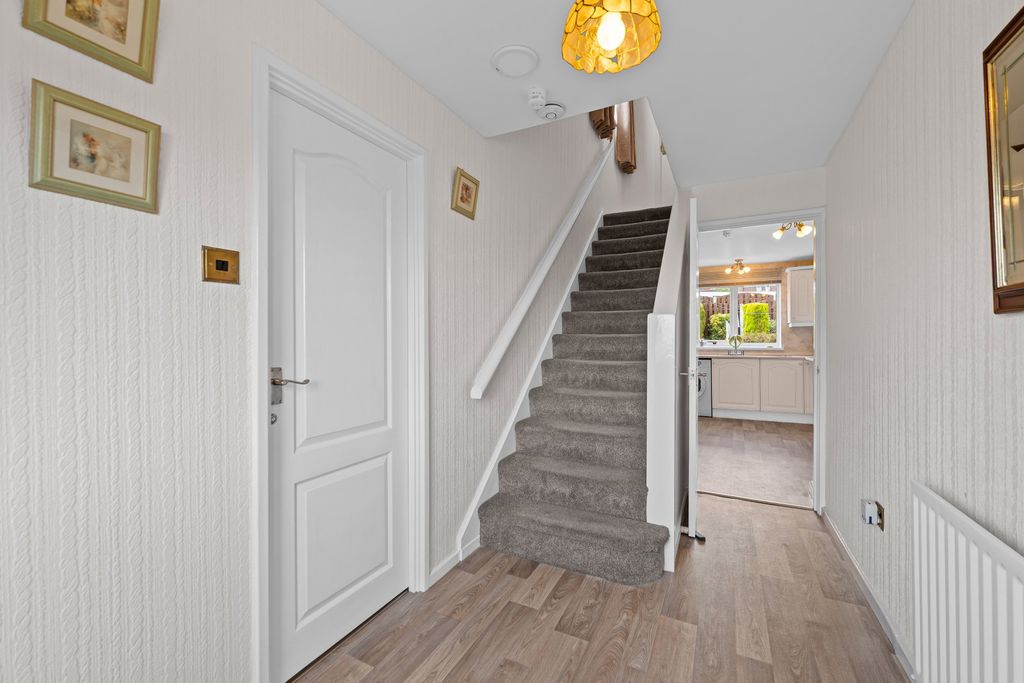 Property photo 3 of 36