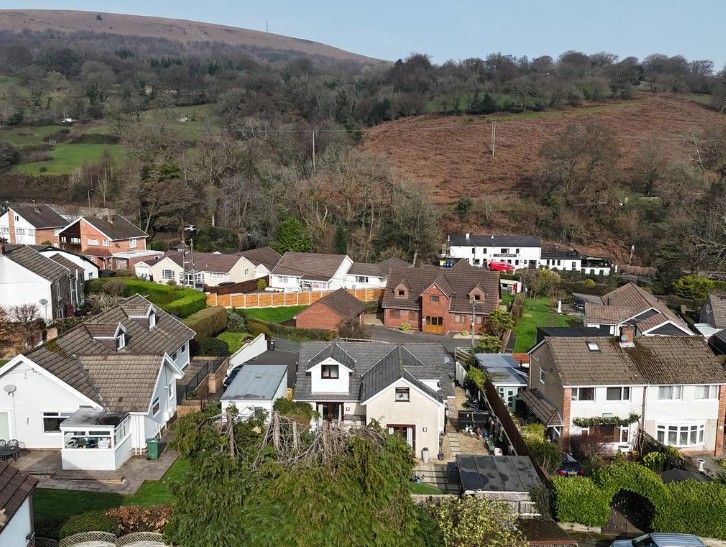 Property photo 2 of 36