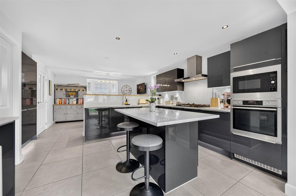 Property photo 2 of 27 18Ironsrdweb26.Jpg