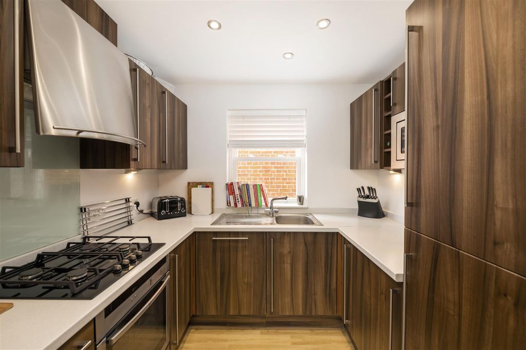 Property photo 2 of 14 2_Pilgrim_Mews_Internals7_3.Jpg