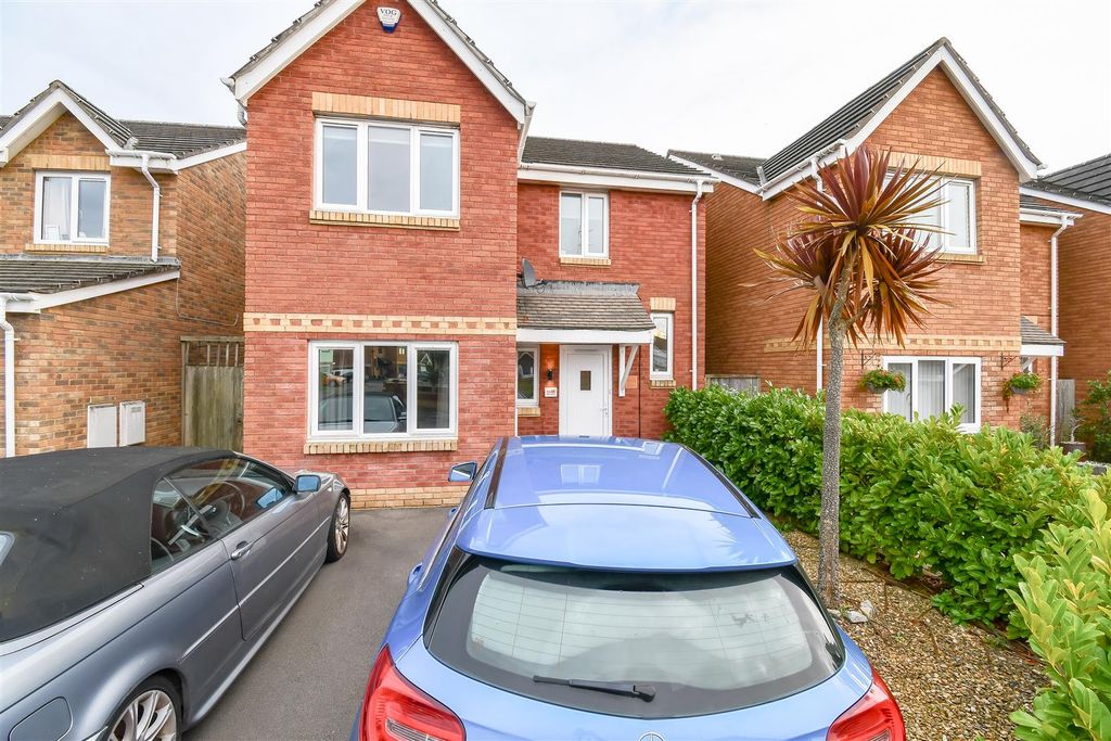 Property photo 1 of 28 Front