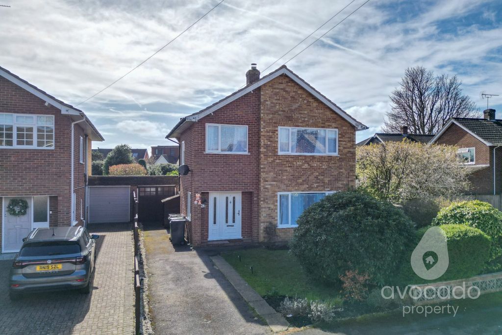 Property photo 1 of 12 4474963