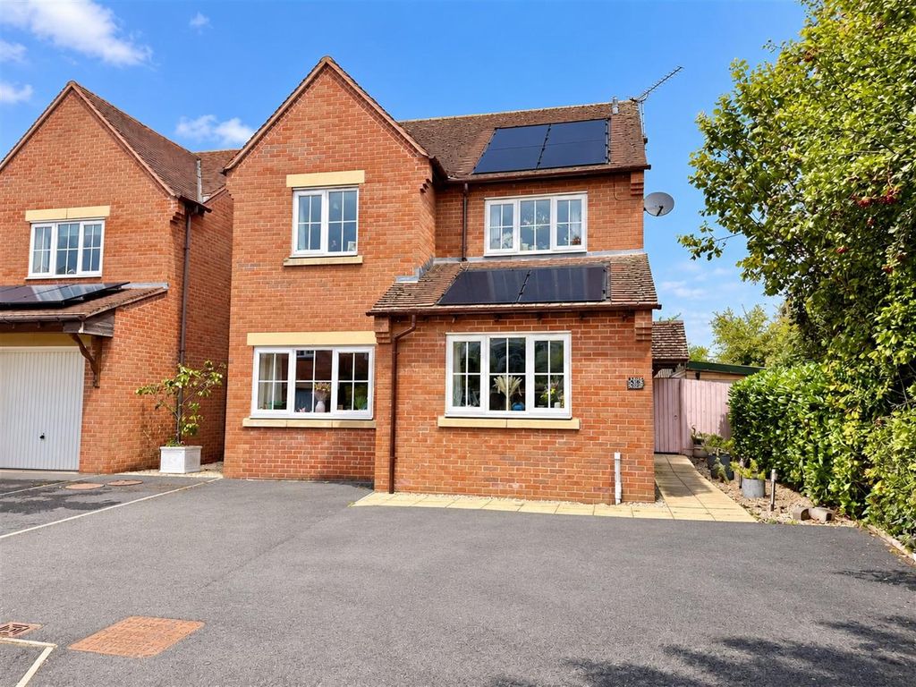 Property photo 1 of 18