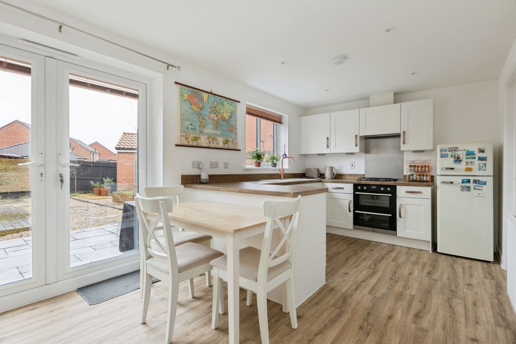 Property photo 3 of 15 Pbox-Img.Jpg