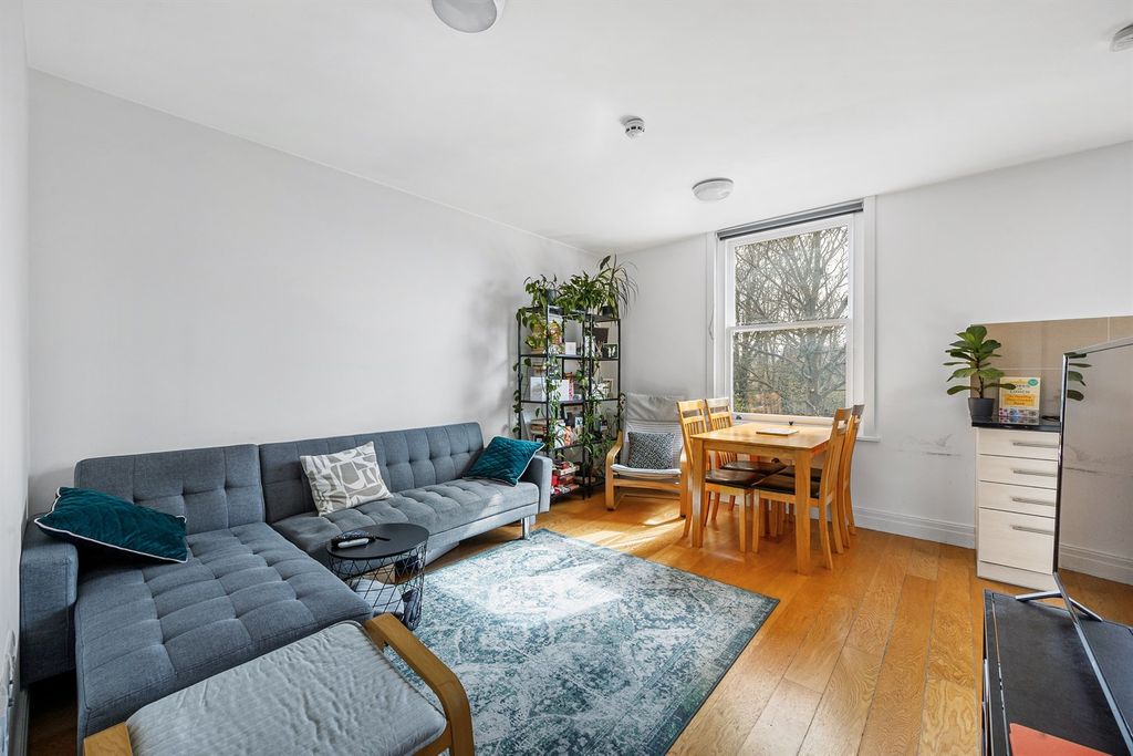 Property photo 1 of 9 (Main)