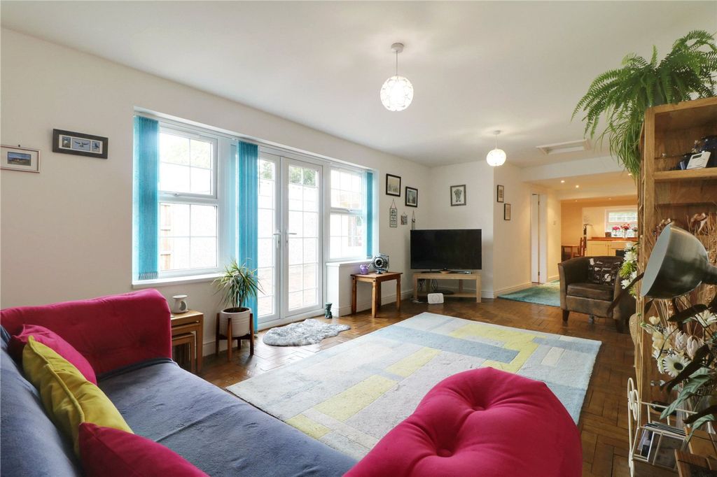 Property photo 3 of 28 Picture No. 43