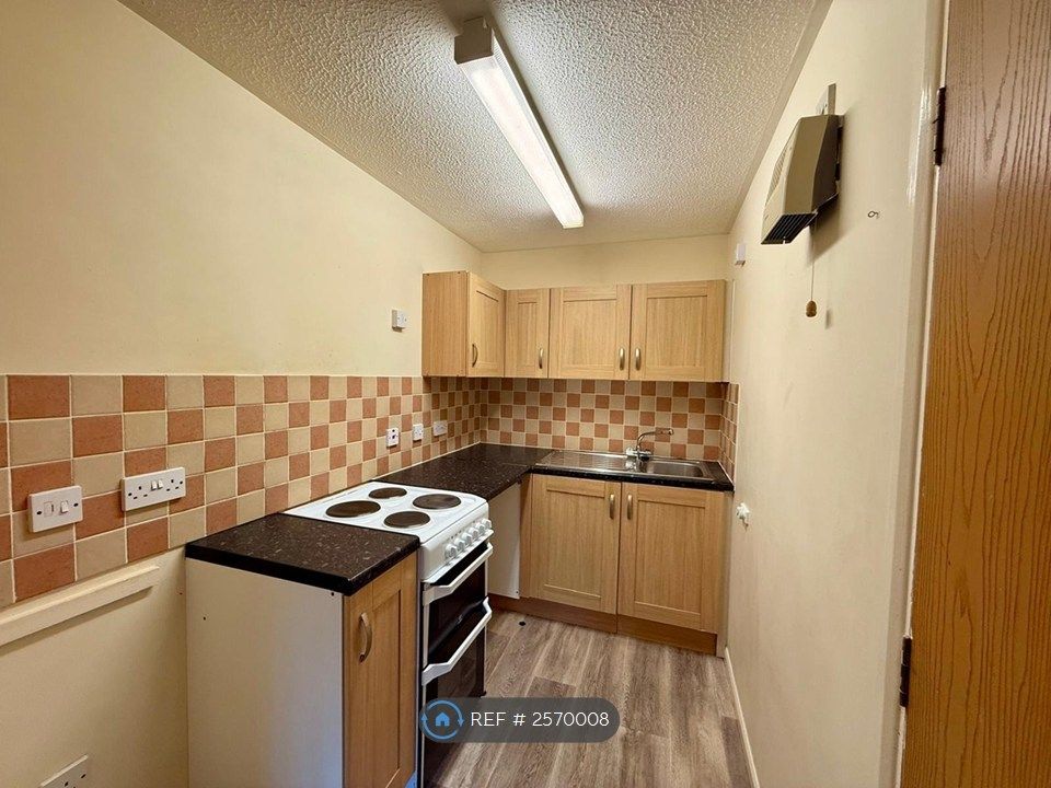 Property photo 2 of 5 Kitchen