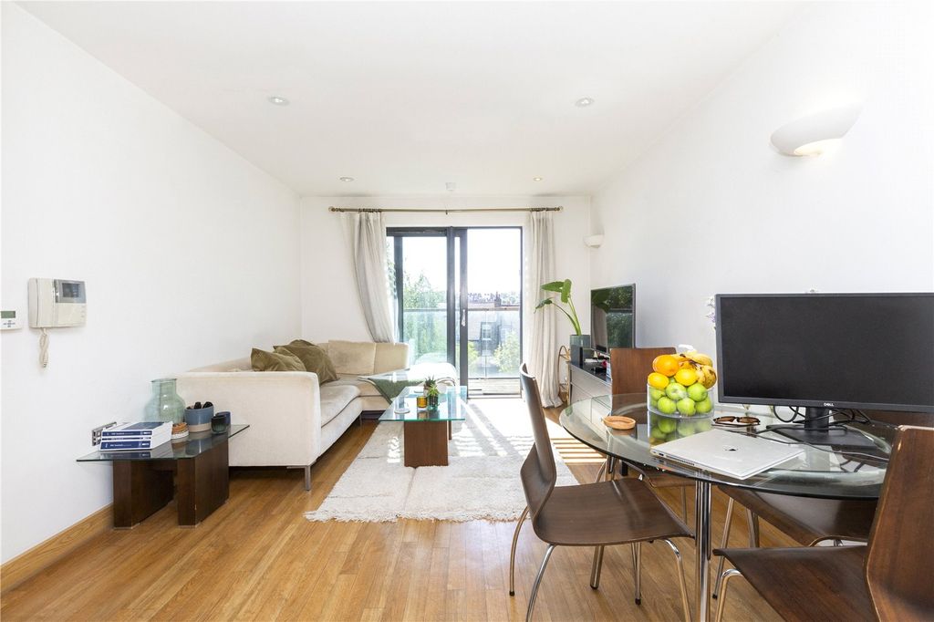 Property photo 2 of 16 Picture No. 10