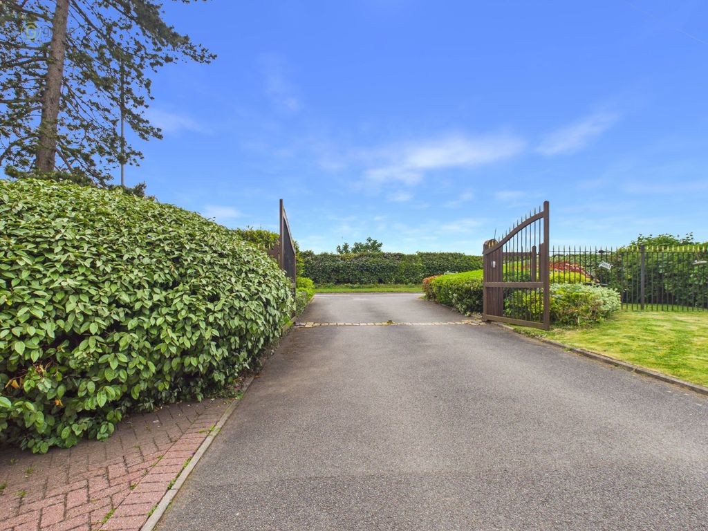 Property photo 3 of 45 49d13E1B0Fab4cd590c3E540E3Beb514100Cam04425G0Pr0418Still057
