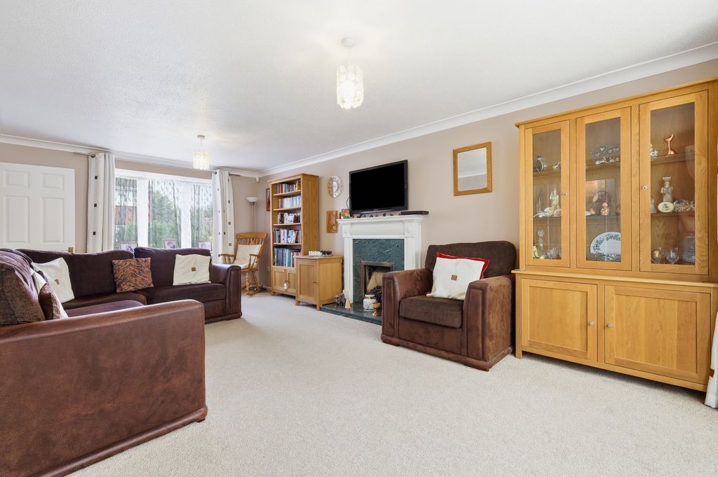 Property photo 2 of 25