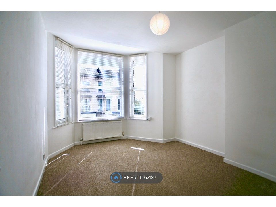Property photo 1 of 10 Lounge