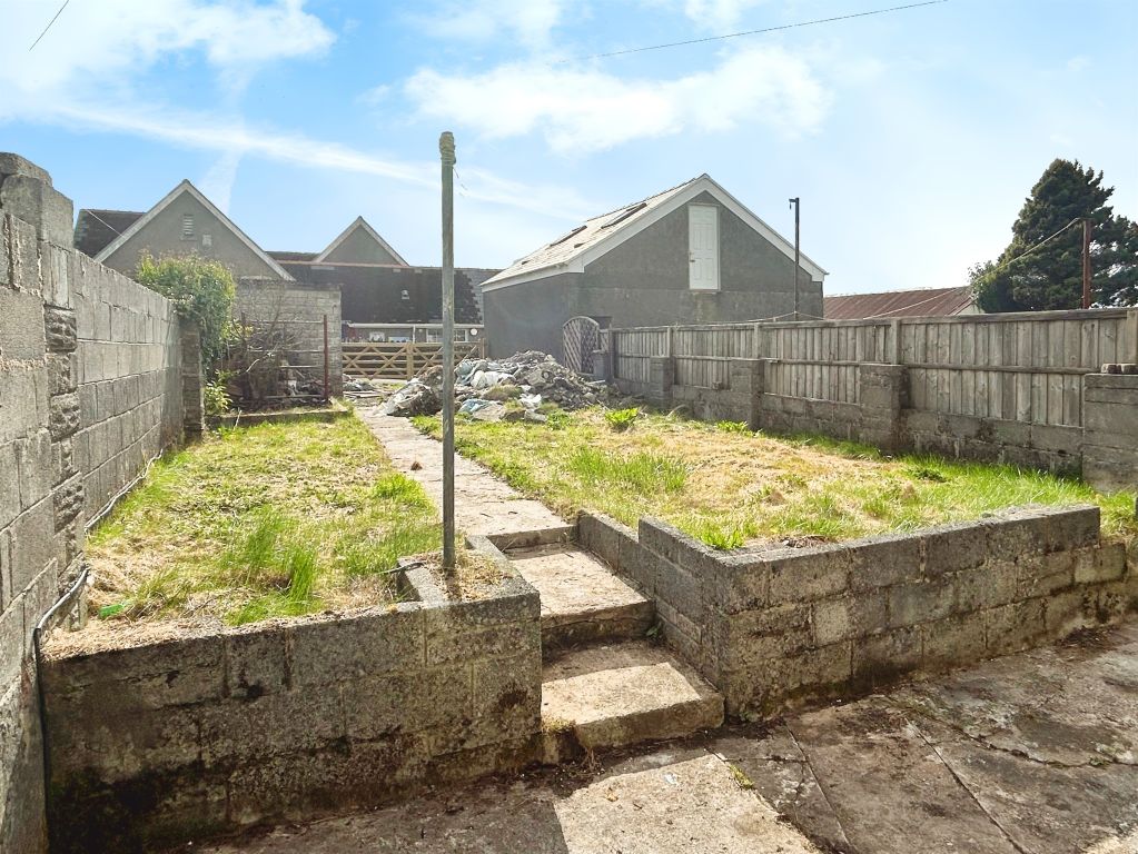 Property photo 3 of 18