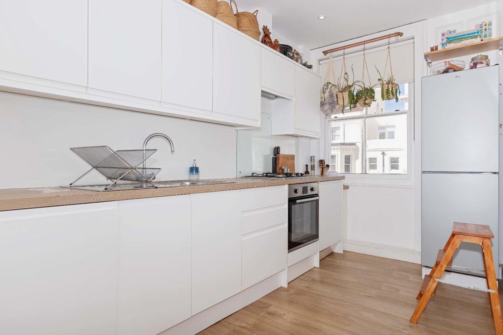 Property photo 3 of 12 Albany Villas_8.Jpg