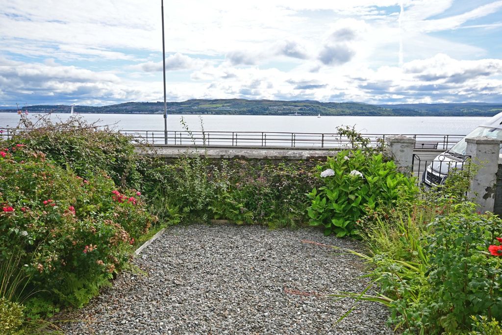 Property photo 2 of 20 5103841