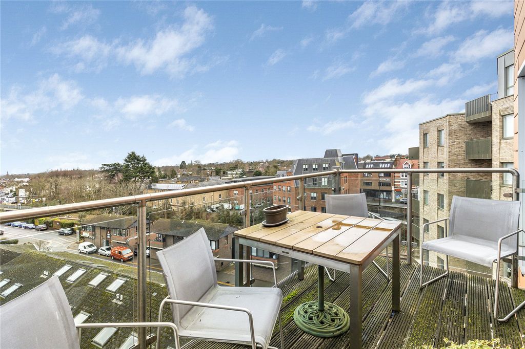 Property photo 3 of 11 Balcony
