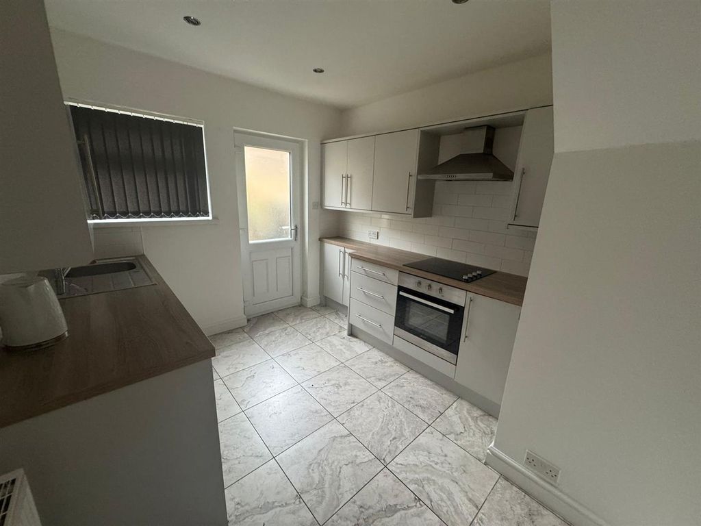 Property photo 3 of 14 9Af67Bfe-d9ce-43B1-8630-A926840A7033.Jpg