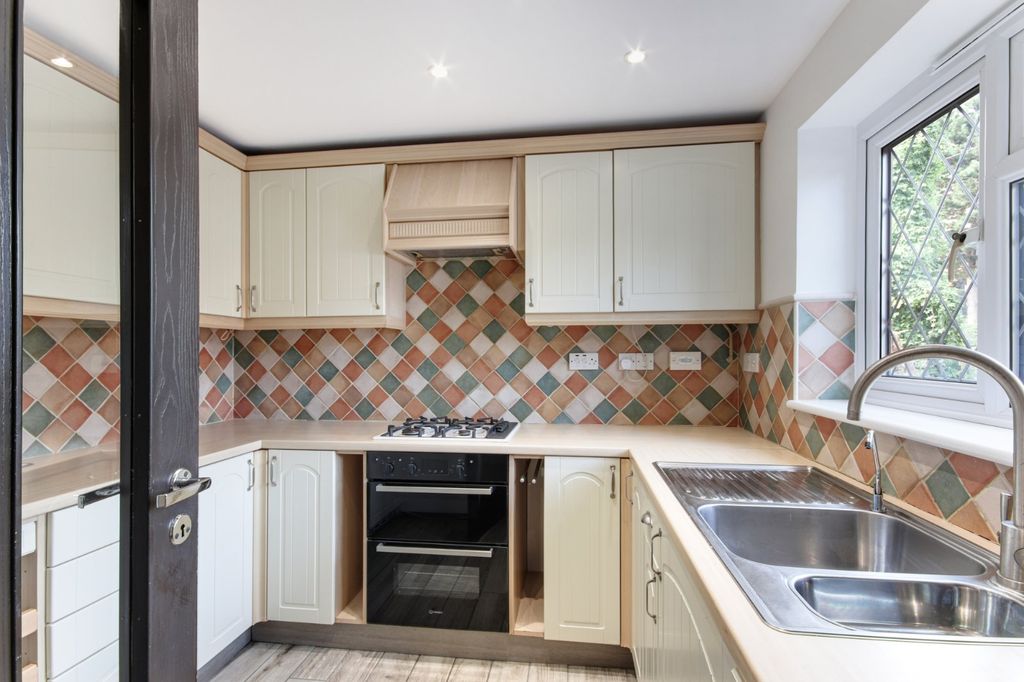 Property photo 2 of 16 Kitchen