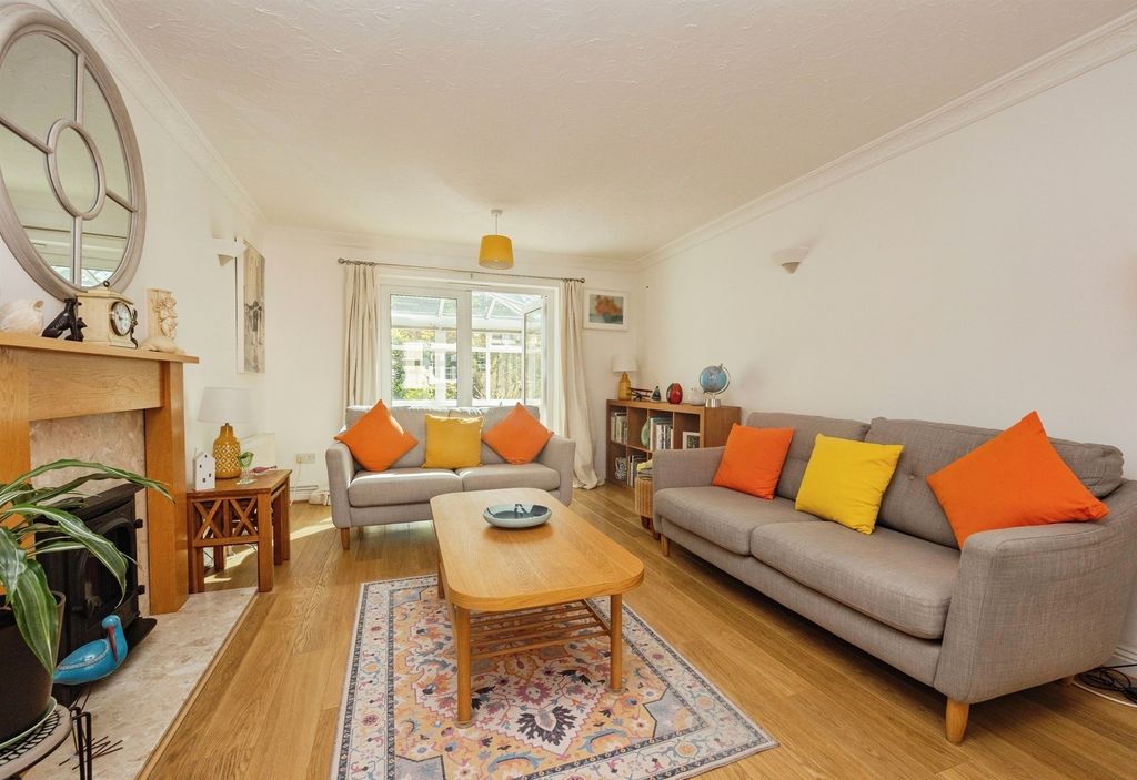 Property photo 2 of 24