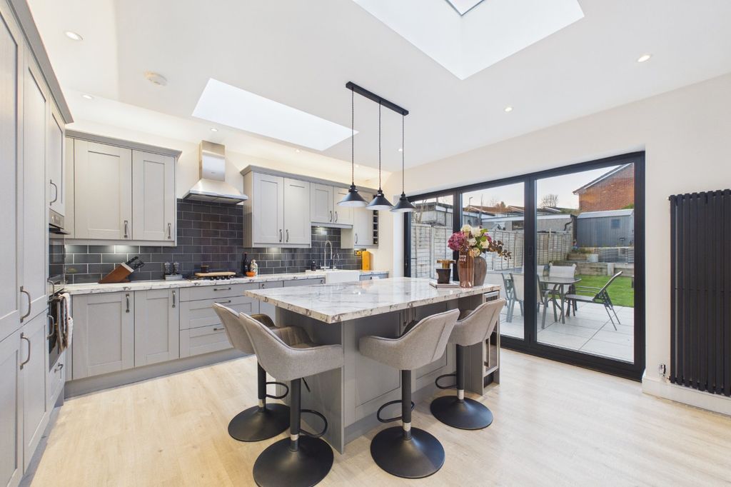 Property photo 1 of 10 Picture No. 18