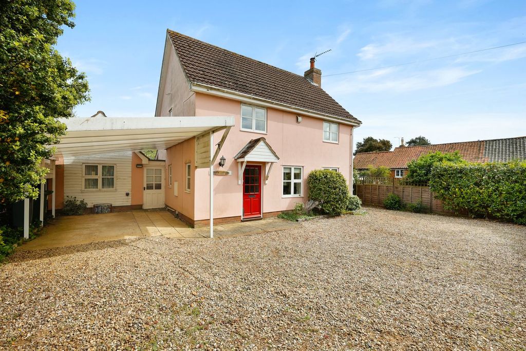4 bed detached house for saleWoodbridge Road, Sutton, Woodbridge IP12