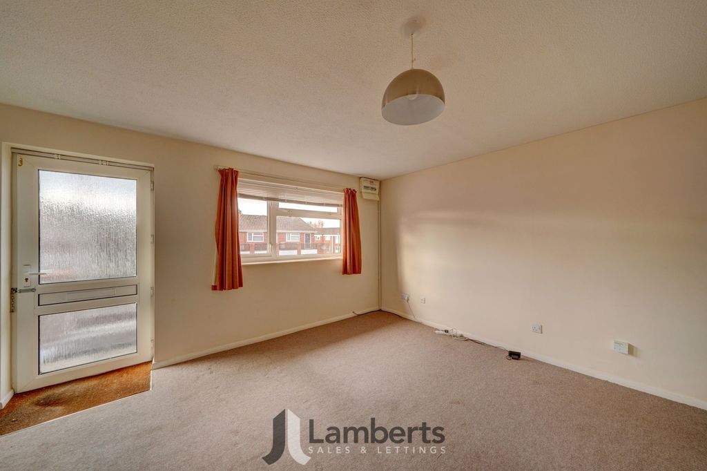 Property photo 3 of 12 Lounge/Diner