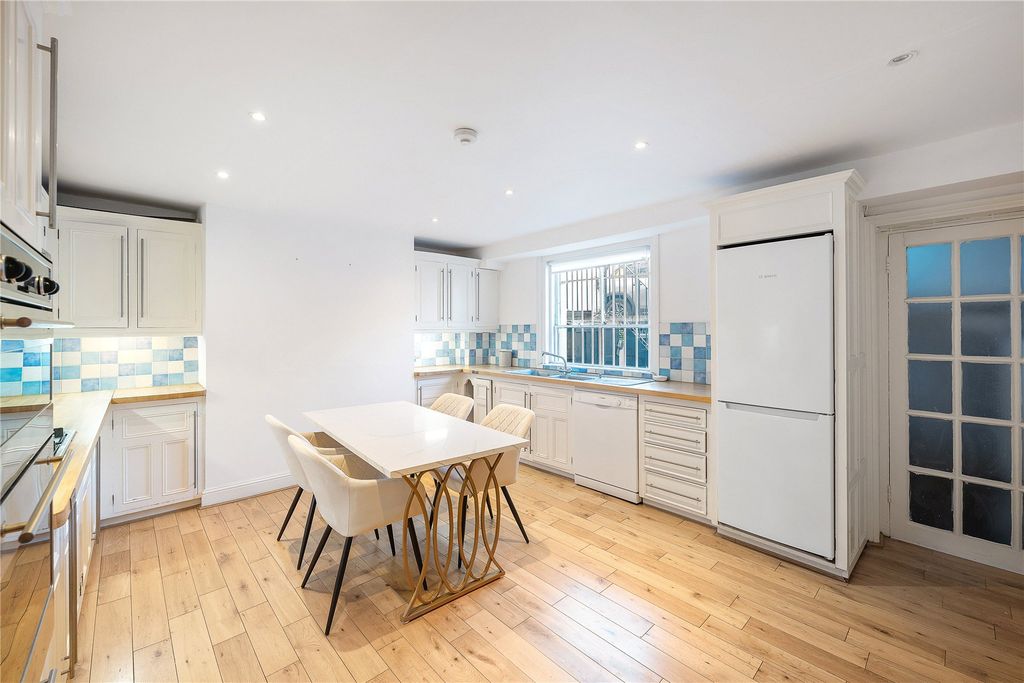 Property photo 2 of 24 Picture No. 25