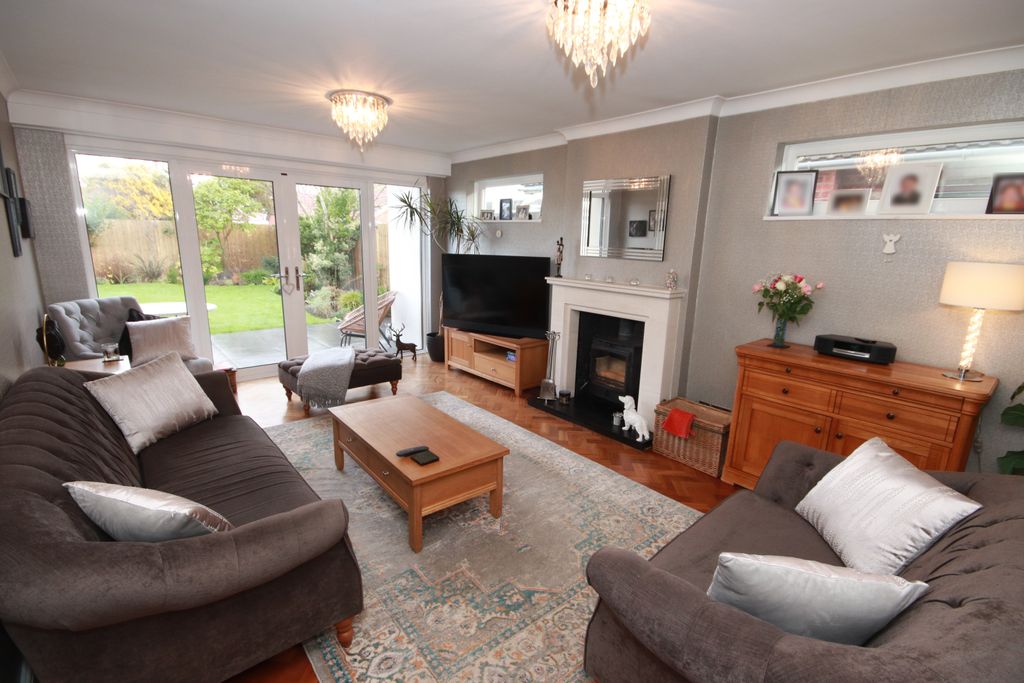 Property photo 3 of 28