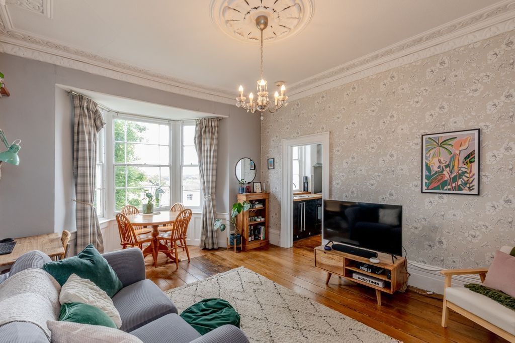 Property photo 1 of 16 Sitting/Dining Room