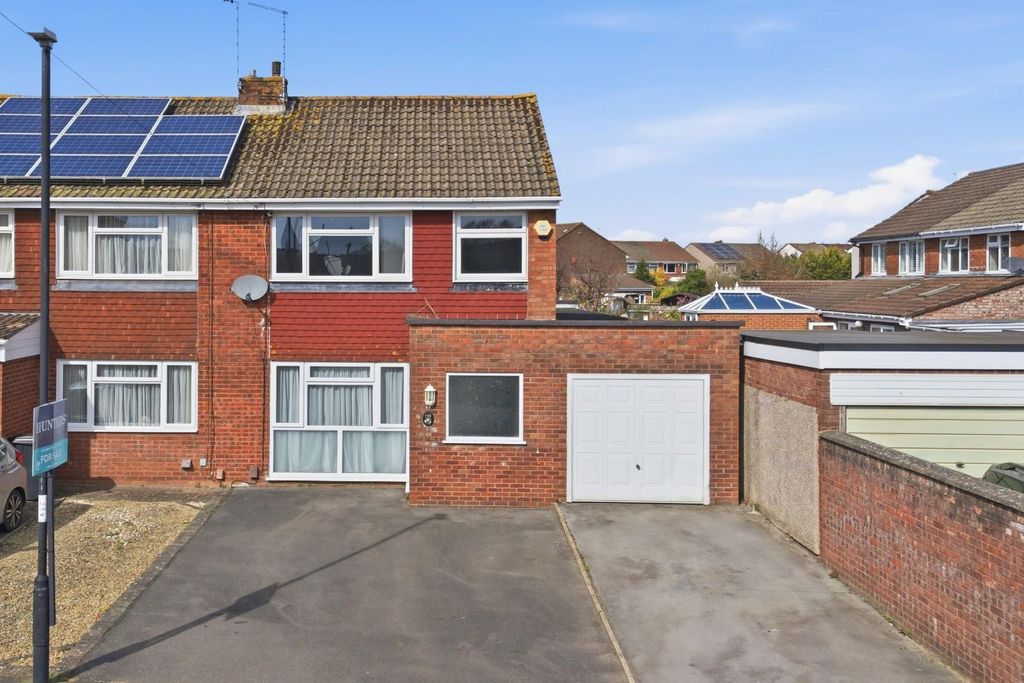 Property photo 1 of 24 Harrington Road (1 Of 31).Jpg