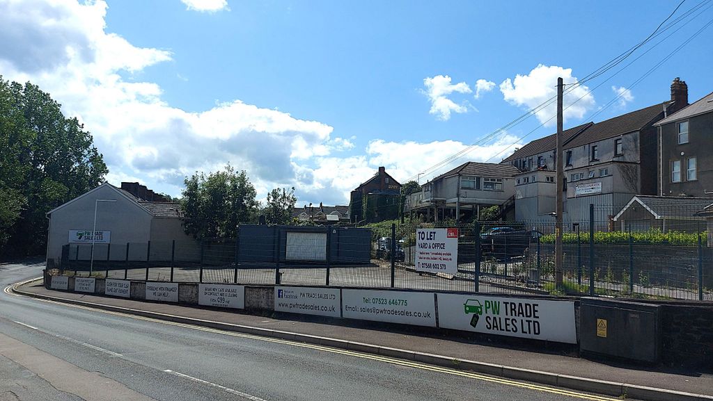 Property photo 1 of 8