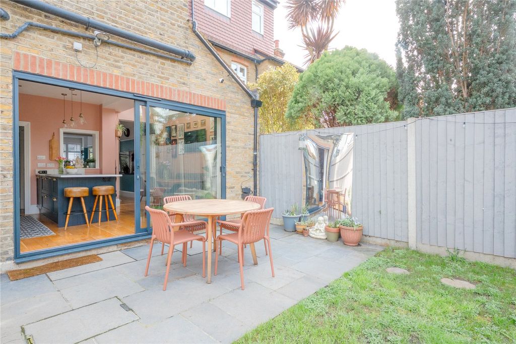 Property photo 2 of 22 Picture No. 02