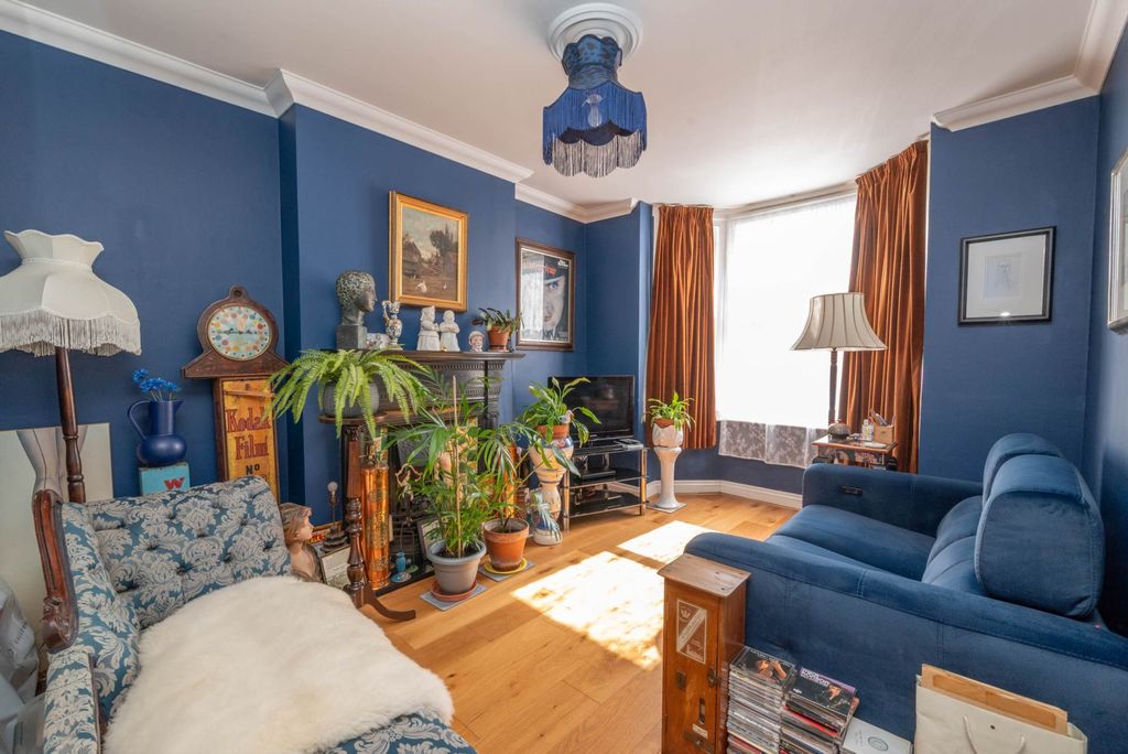 Property photo 2 of 10