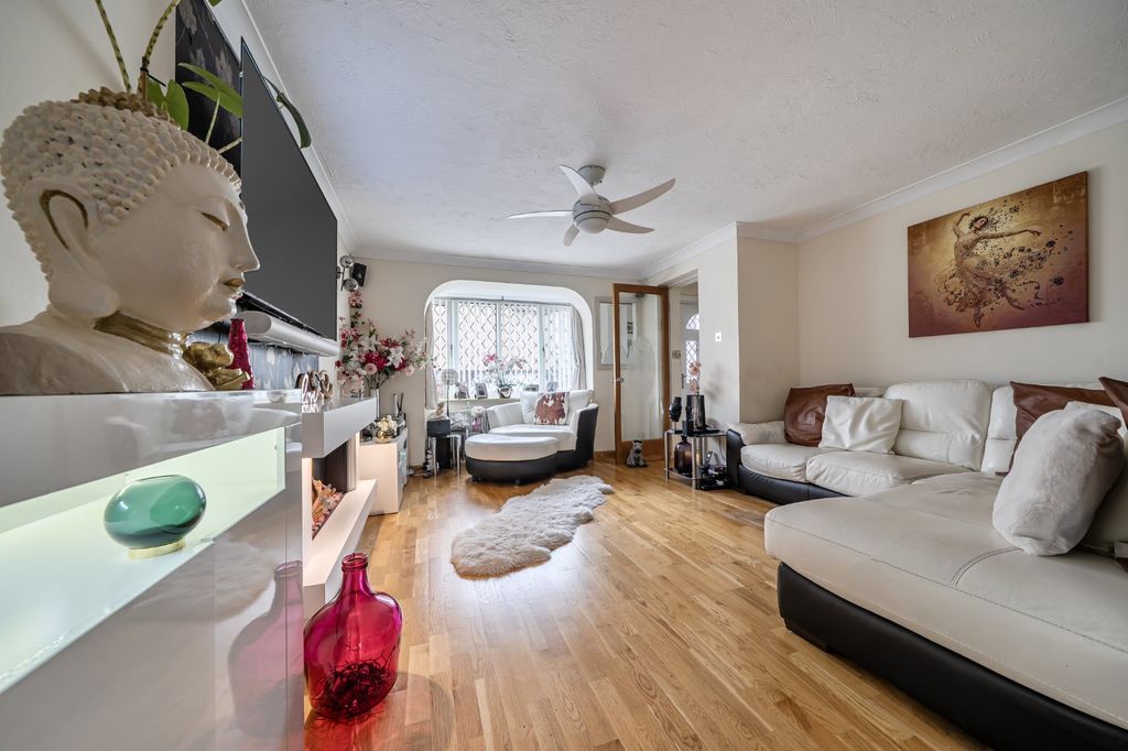 Property photo 2 of 17 Living Room