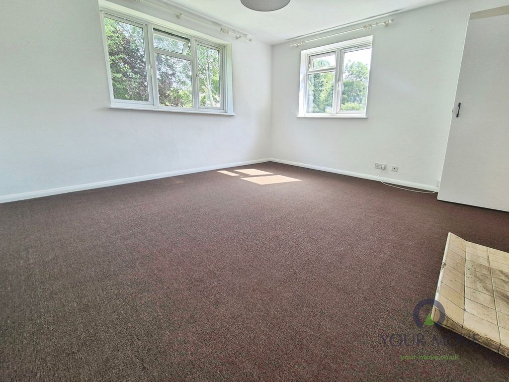 Property photo 2 of 7 Living Room