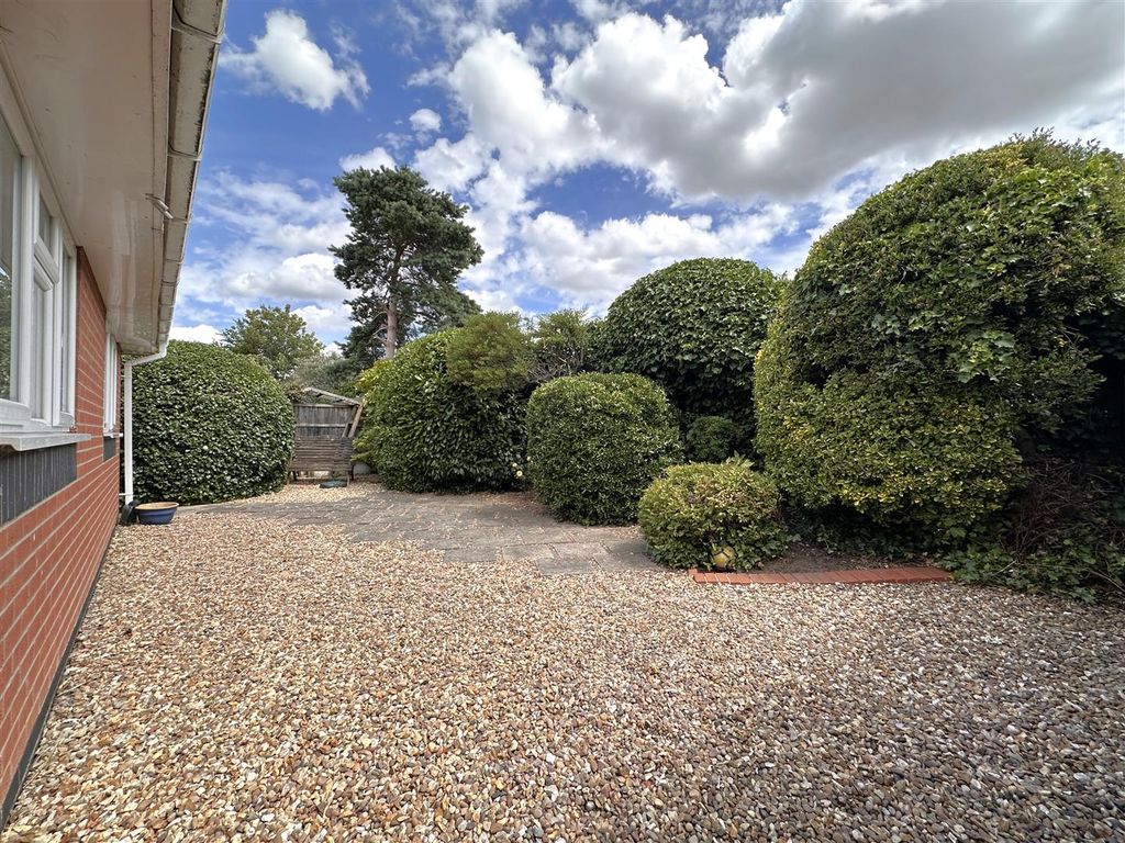 Property photo 3 of 13 Lovely Private Garden 367