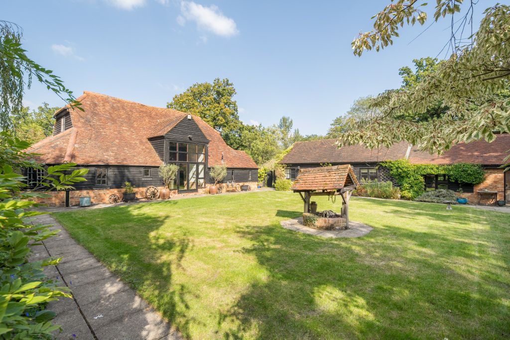 Property photo 1 of 36